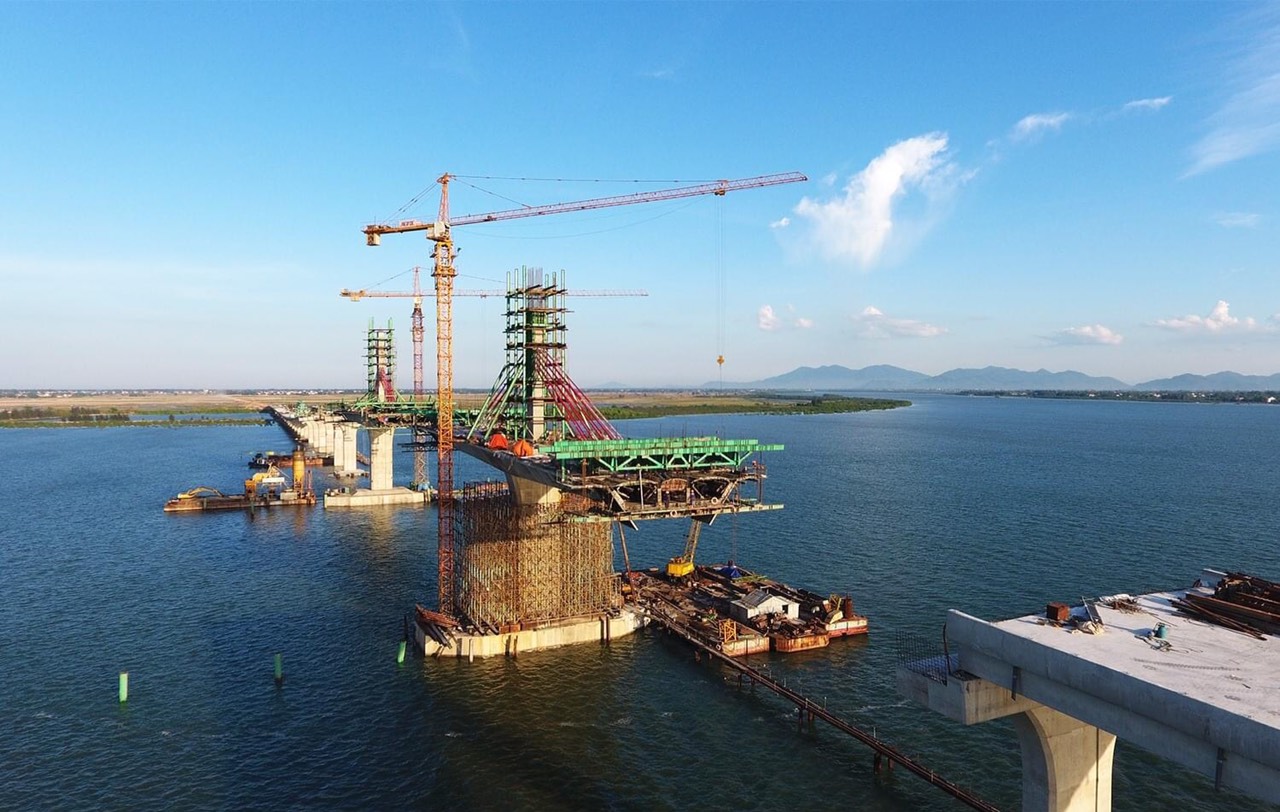 Phát triển giao thông đồng bộ, hiện đại, tạo động lực thúc đẩy kinh tế - xã hội và bảo đảm quốc phòng, an ninh